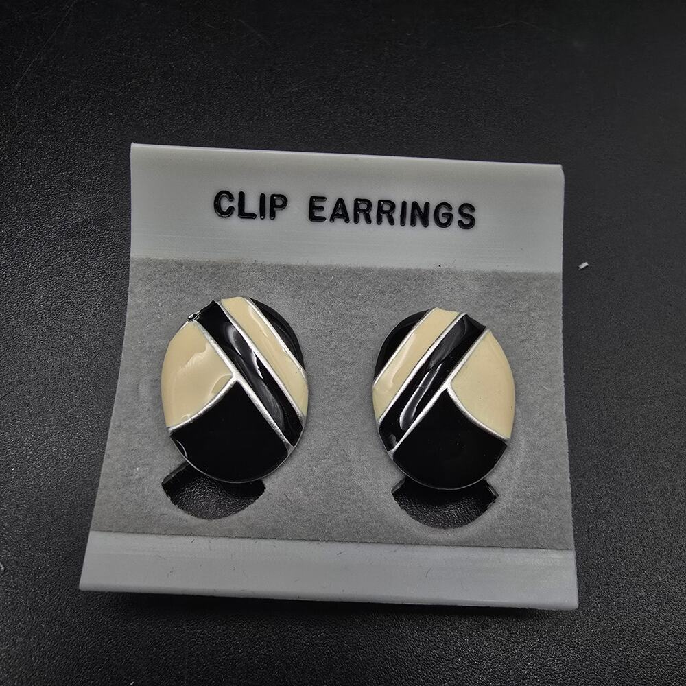 Black White Geometric Clip On Earrings Enamel 1980s Oval Vintage NWT NOS